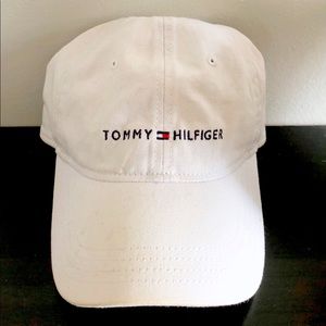 ✨Tommy Hilfiger white hat✨